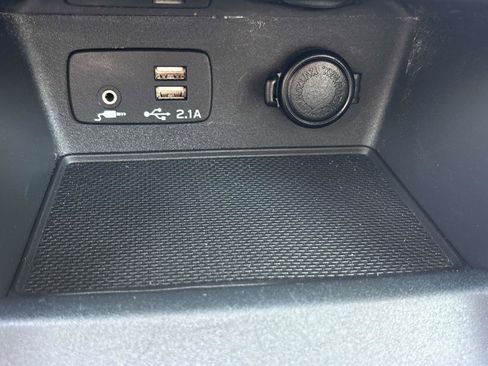 Used 2022 Subaru Forester Premium image 31