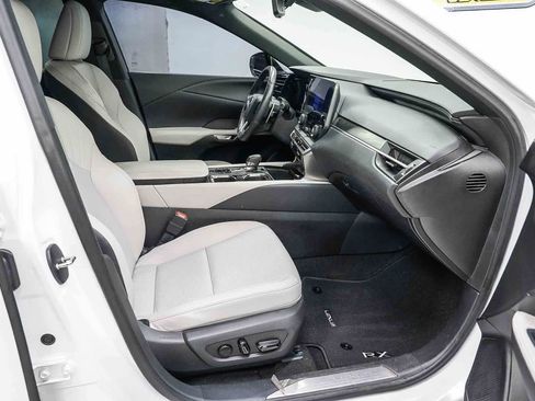 Used 2025 Lexus RX 350 Premium w/ Convenience Package FWD image 17