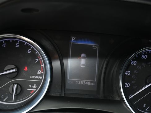 Used 2020 Toyota Camry SE FWD image 13