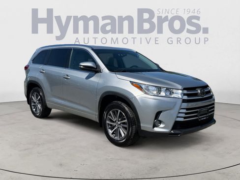 Used 2018 Toyota Highlander XLE image 1