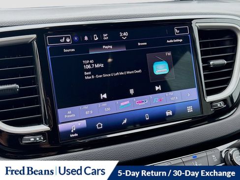 Used 2024 Chrysler Pacifica Touring-L FWD image 26