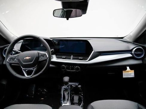 New 2026 Chevrolet Trax LT w/ Driver Confidence Package FWD image 27