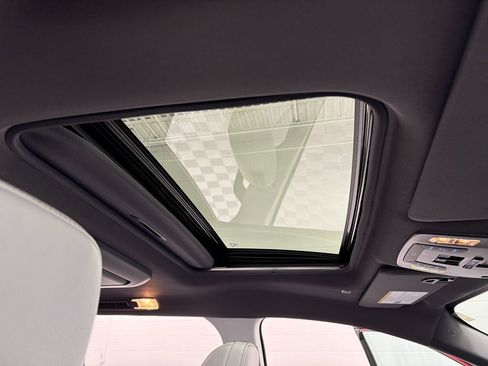 Used 2024 Toyota Sienna XSE image 32