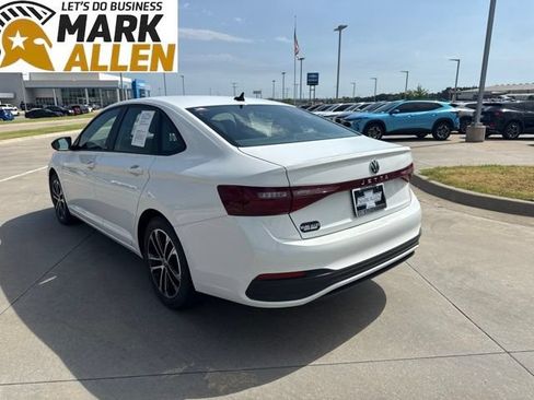 Used 2025 Volkswagen Jetta Sport FWD image 3