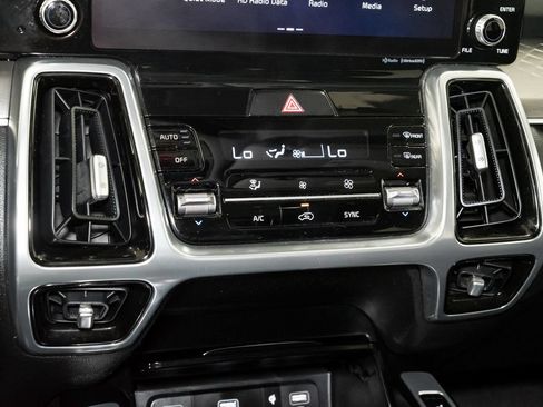 Used 2023 Kia Sorento SX AWD/4WD image 21