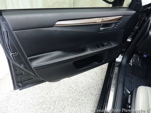 Used 2015 Lexus ES 350 w/ Luxury Package FWD image 22
