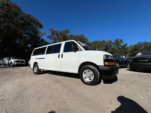 Used 2023 Chevrolet Express 3500 LS image 40