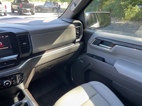 Used 2025 GMC Sierra 1500 SLT w/ SLT Premium Plus Package AWD/4WD image 34