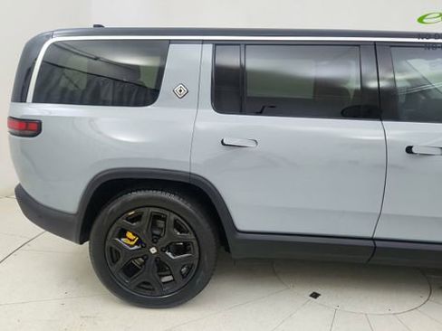 Used 2024 Rivian R1S Adventure AWD/4WD image 7