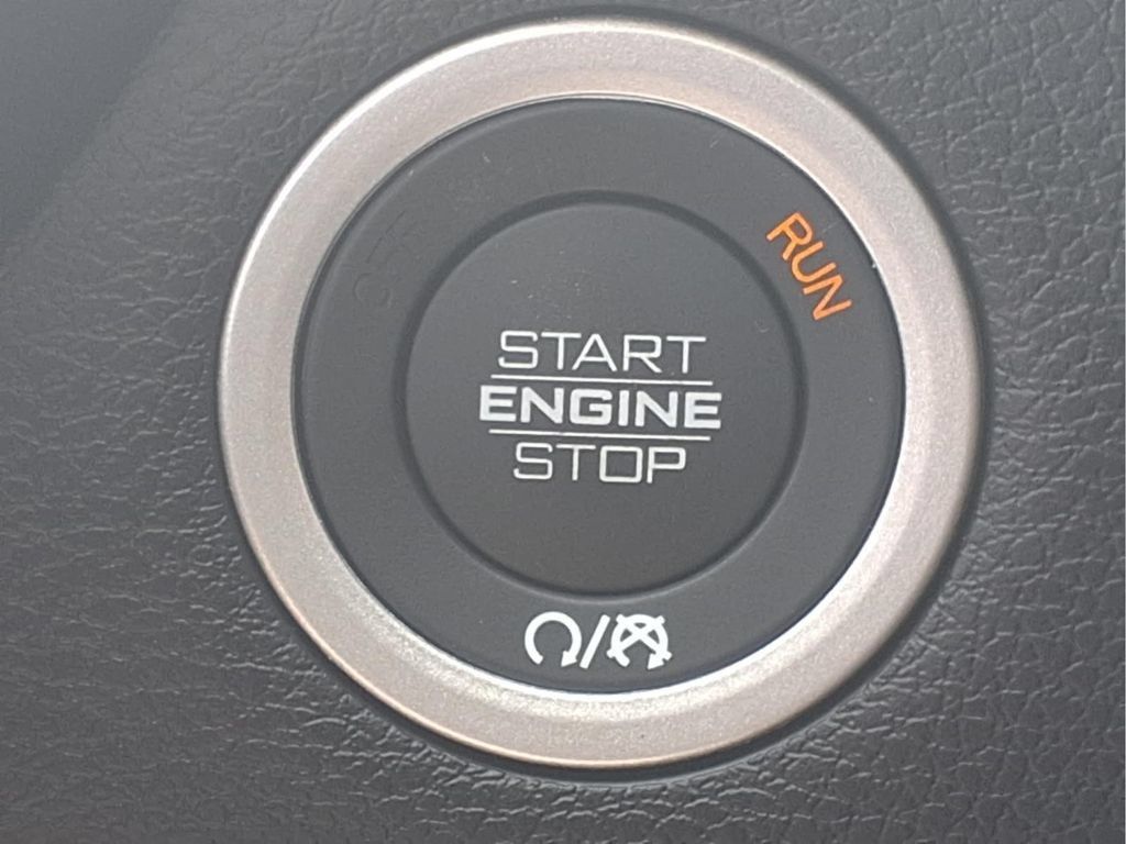 Used 2026 RAM 2500 Laramie AWD/4WD image 15