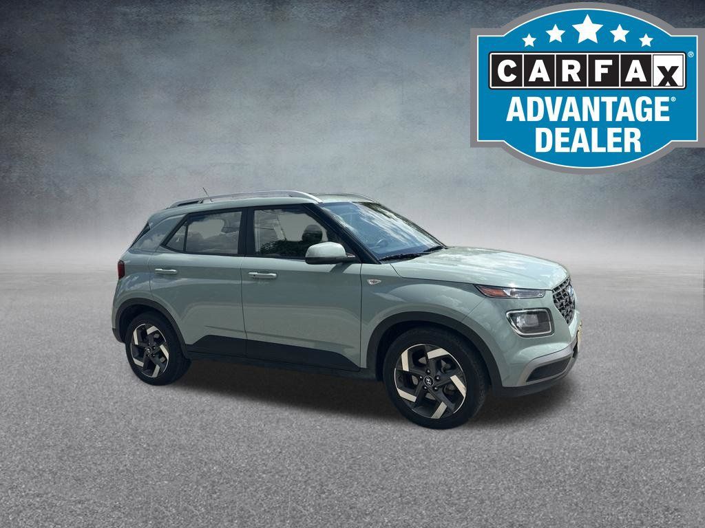 Used 2025 Hyundai Venue SEL FWD image 1