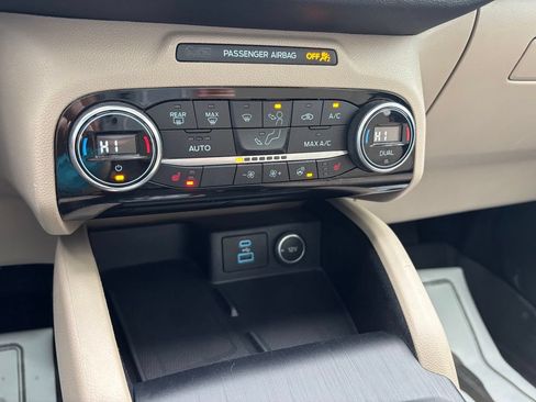 Used 2021 Ford Escape SEL w/ Technology Package FWD image 28