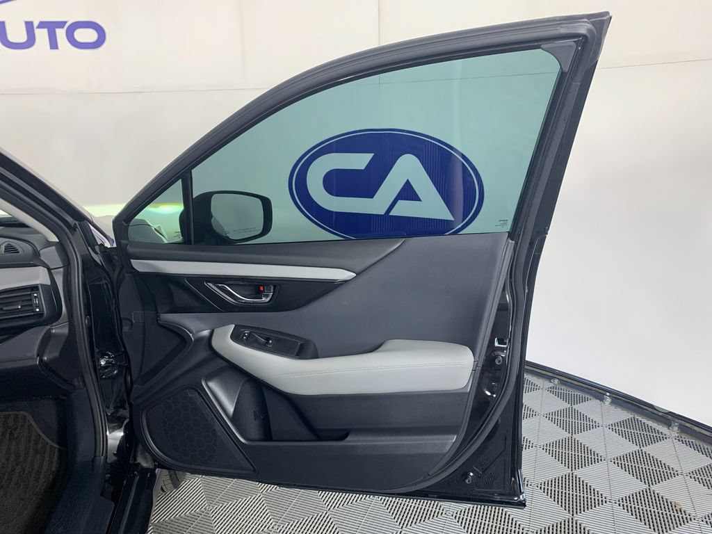 Used 2023 Subaru Outback Premium AWD/4WD image 38