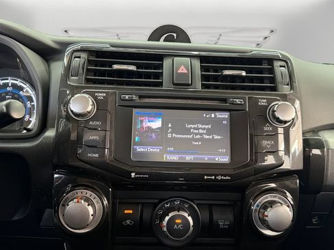 Used 2019 Toyota 4Runner TRD Off-Road AWD/4WD image 25