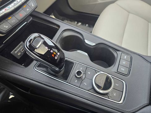 Used 2022 Cadillac XT4 Luxury w/ Cold Weather Package image 31