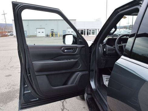 Used 2025 Nissan Armada PRO-4X AWD/4WD image 12