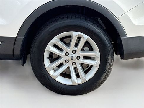 Used 2017 Ford Explorer XLT FWD image 31