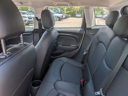 Used 2021 MINI Cooper 4-Door Hardtop w/ Storage Package FWD image 14