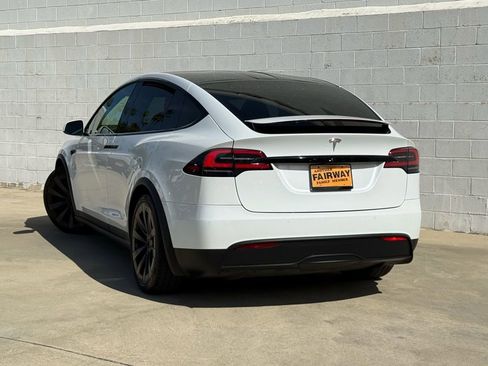 Used 2023 Tesla Model X image 4
