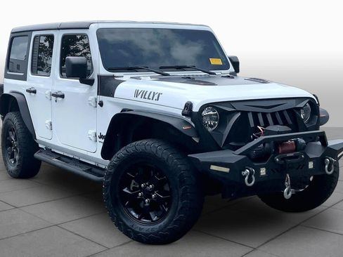 Used 2021 Jeep Wrangler Unlimited Sport AWD/4WD image 3