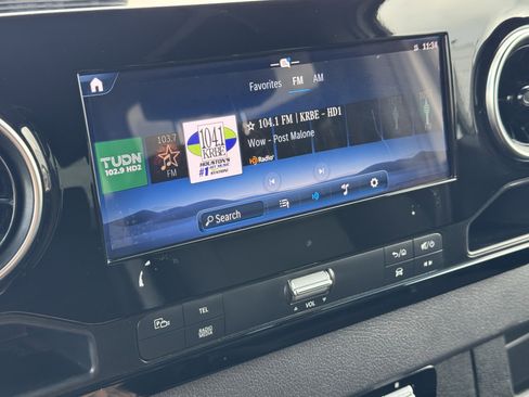 Used 2025 Mercedes-Benz Sprinter 2500 image 18