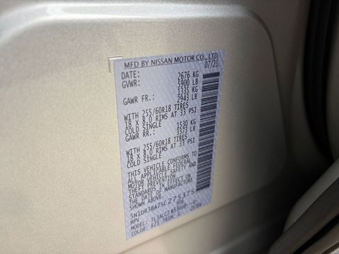 Used 2025 Nissan Pathfinder SV FWD image 32