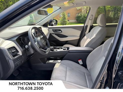 Used 2024 Nissan Rogue SV AWD/4WD image 15