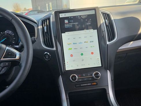 Used 2024 Ford Edge SEL w/ Convenience Package AWD/4WD image 9