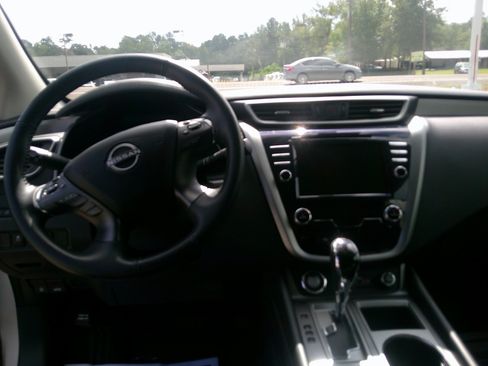 Used 2023 Nissan Murano SV image 19