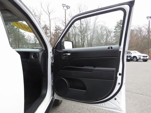 Used 2017 Jeep Patriot Sport w/ Power Value Group image 12