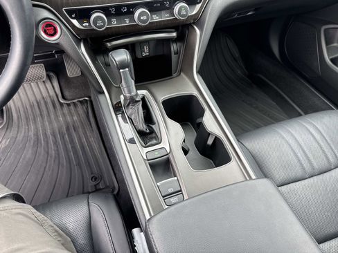 Used 2018 Honda Accord EX-L image 25