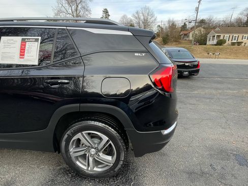 Used 2021 GMC Terrain SLT image 5