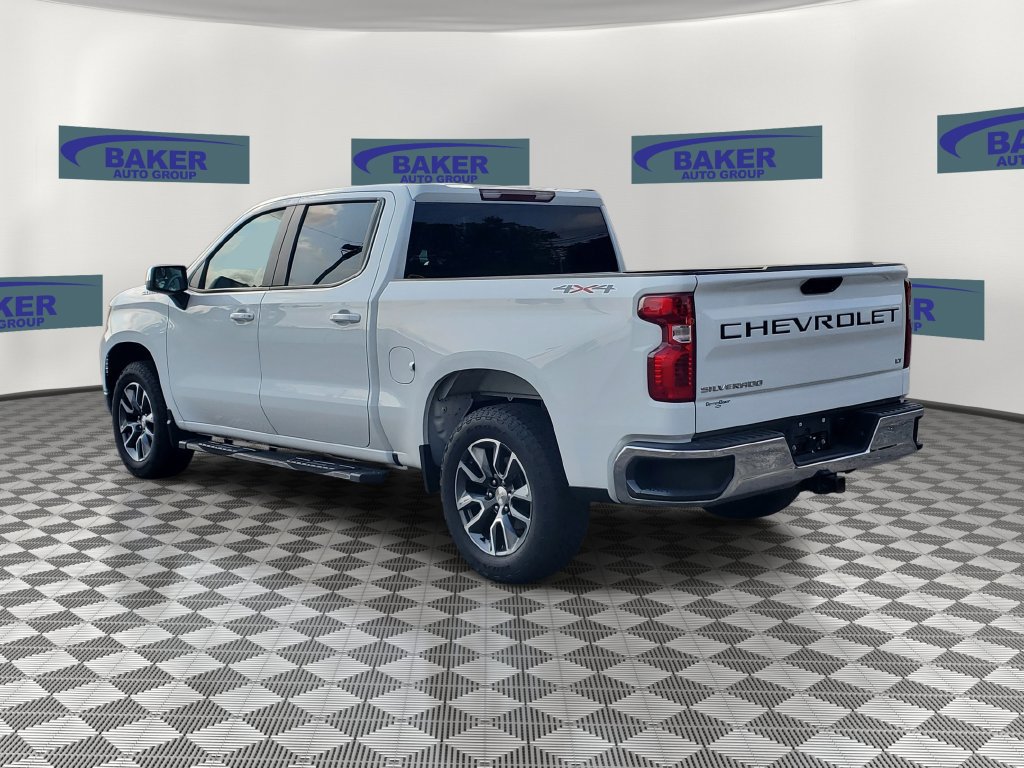 Used 2024 Chevrolet Silverado 1500 LT AWD/4WD image 3