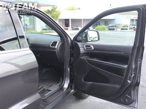 Used 2019 Jeep Grand Cherokee Limited AWD/4WD image 26