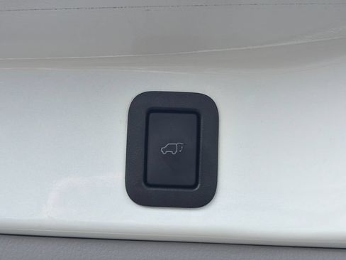 Used 2017 Toyota Highlander XLE FWD image 34