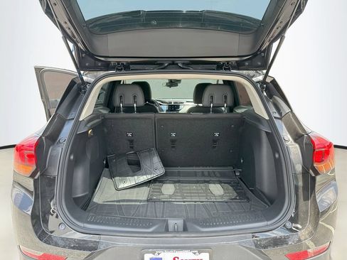 Used 2023 Buick Encore GX Preferred FWD image 21