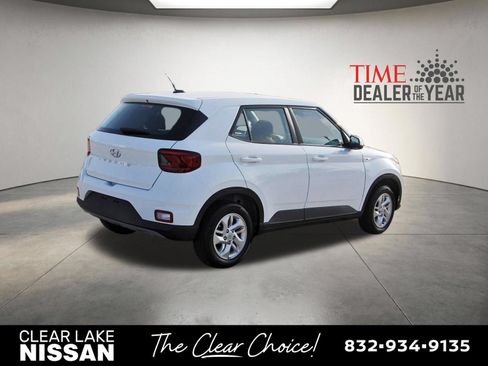Used 2026 Hyundai Venue SE FWD image 7