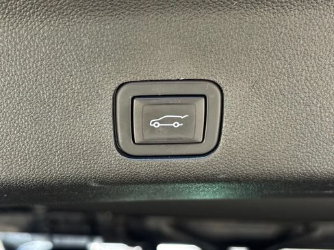 Used 2024 Chevrolet Suburban RST RWD image 26