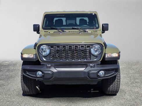 Used 2025 Jeep Gladiator Mojave AWD/4WD image 8