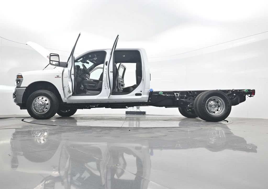New 2026 RAM 3500 Big Horn AWD/4WD image 49