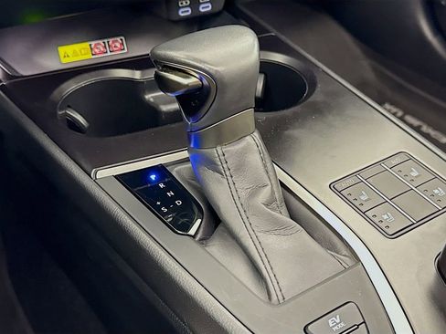 Certified 2024 Lexus UX 250h F Sport image 17