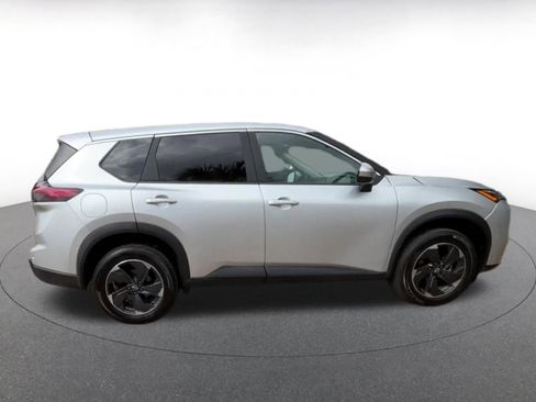 Used 2025 Nissan Rogue SV image 16
