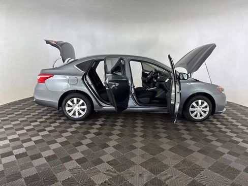 Used 2018 Nissan Sentra S FWD image 13