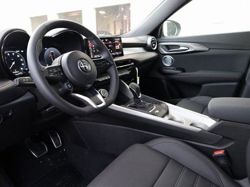 New 2025 Alfa Romeo Tonale Veloce w/ Premium Package image 10
