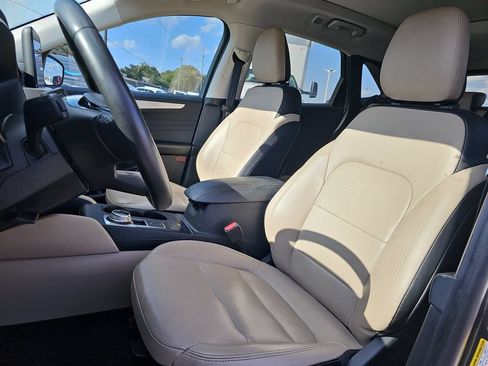 Used 2022 Ford Escape SEL w/ Technology Package AWD/4WD image 15