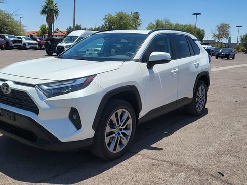 Used 2022 Toyota RAV4 XLE Premium AWD/4WD image 4