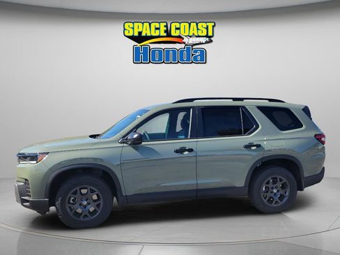 New 2026 Honda Pilot TrailSport image 4