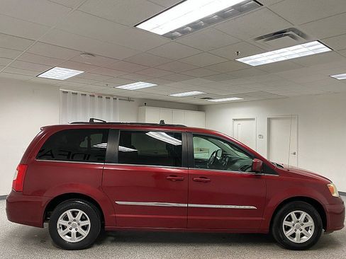 Used 2012 Chrysler Town & Country Touring w/ Entertainment Group #1 image 4
