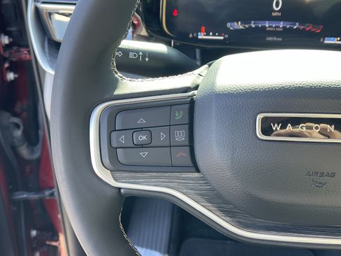 Used 2023 Jeep Wagoneer Series III w/ Convenience Group I AWD/4WD image 22