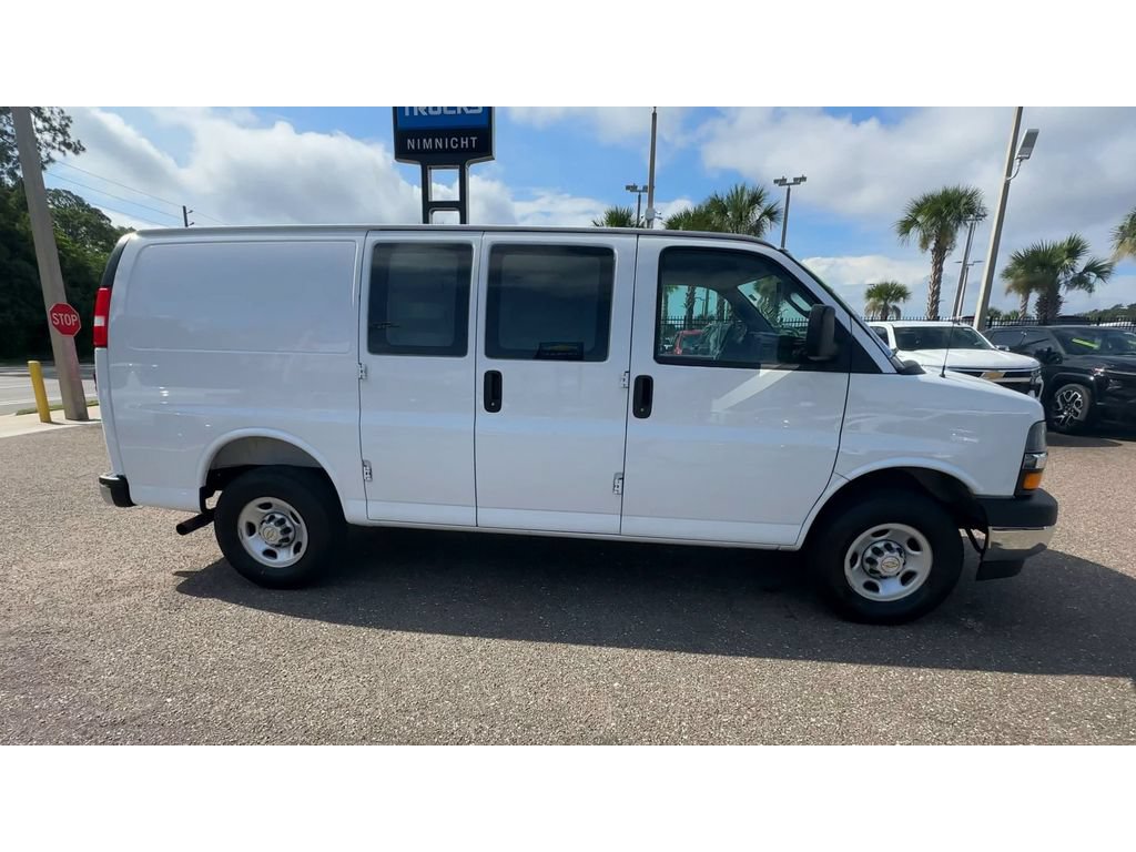 Used 2025 Chevrolet Express 2500 w/ Driver Convenience Package RWD image 9